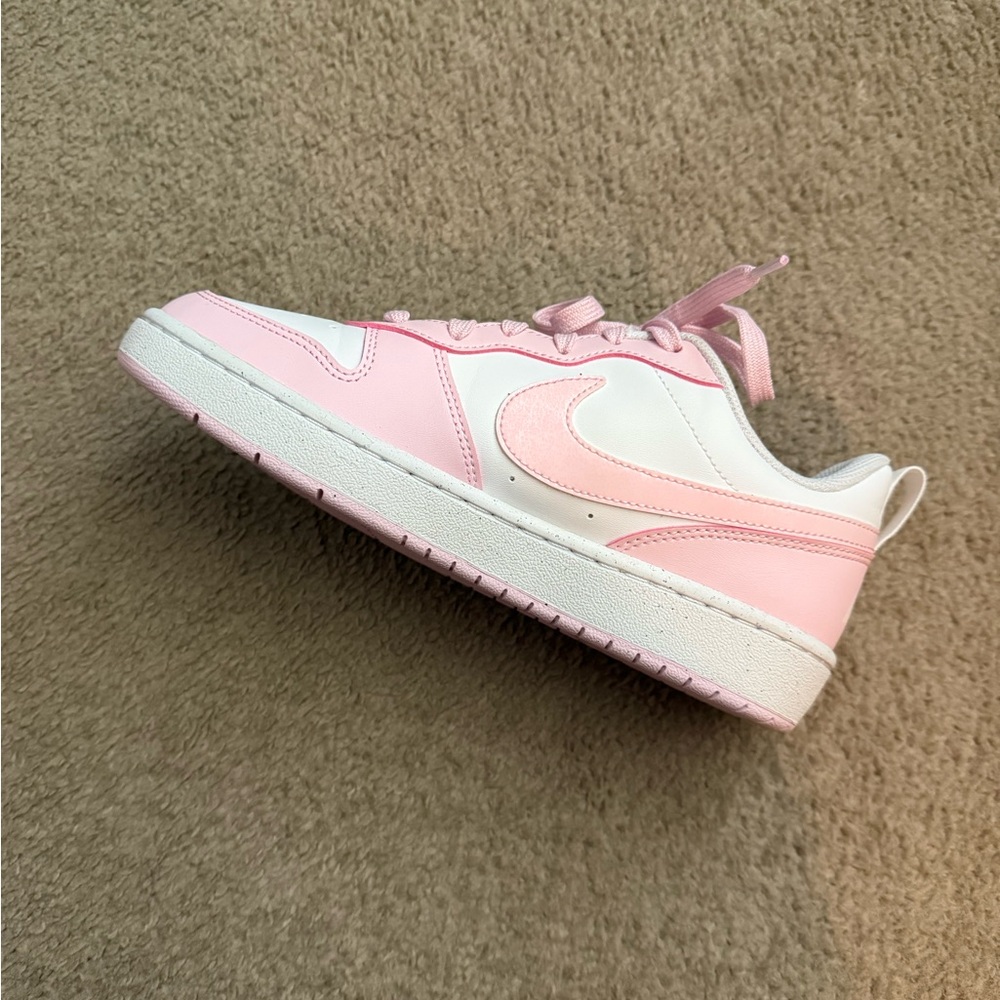 Nike Kids Sneakers in Pink and White